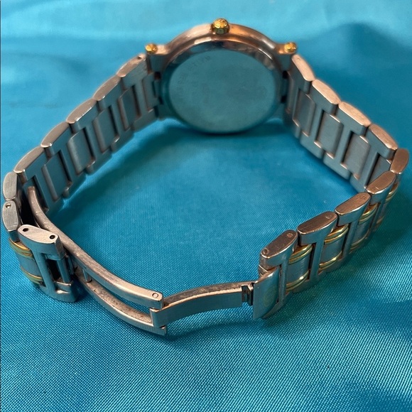 Vintage Gucci 9000M One Size Silver Gold Two-Tone Watch Authentic COA included - Picture 8 of 12